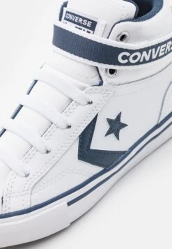 Converse Pro Blaze Strap Easy-On Varsity Club Unisex - High-Top Trainers - White/Navy 11 Converse Pro Blaze Strap Easy-On Varsity Club Unisex - High-Top Trainers - White/Navy -Converse Store 9e3ce7a6565f437cb2676414a6e7abfd