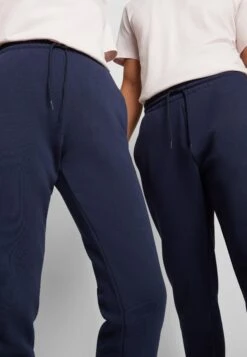 Converse Go To Embroidered Star Chevron Unisex - Tracksuit Bottoms - Obsidian -Converse Store 9e4412f1407c42db962c0ece4694d017