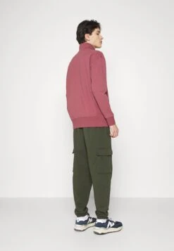 Converse Pant - Cargo Trousers - Forrest Shelter -Converse Store a34e252ca1e846779cb0dbf194b9aa97