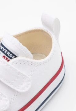 Converse Chuck Taylor All Star Unisex - Trainers - White/Garnet/Navy -Converse Store a42dde79458d41e58c8b3da9d5f42646