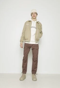 Converse Star Chevron Pant - Cargo Trousers - Squirrel Friend 9 Converse Star Chevron Pant - Cargo Trousers - Squirrel Friend -Converse Store a500e3a468cb49cc93cef1927da3169b