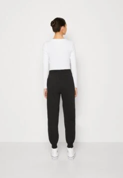 Converse Wordmark Jogger - Tracksuit Bottoms -Converse Store a6b171526c5f411a8150d617a2bcd644