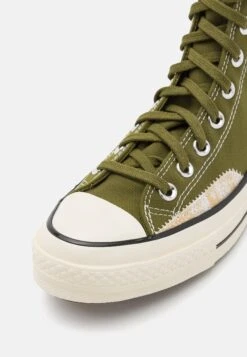 Converse Chuck 70 Crafted Ollie Unisex - High-Top Trainers - Trolled/Vitality Green -Converse Store a9c92b8af1ff41baa72be68fa48a4993