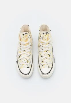 Converse Chuck 70 Paint Splatter Unisex - High-Top Trainers - Beige/Black/Amarillo -Converse Store b54f29b7ecfa4958b5382a294b24fa57