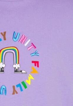 Converse Pride Oversized Tee Unisex - Print T-Shirt - Lilac -Converse Store bb80a5fbd9aa4fdea943042769902d10