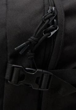 Converse Straight Edge Backpack Unisex - Rucksack - Black -Converse Store bf45d6f48f5947d2bfbbeb8f25d27ce5