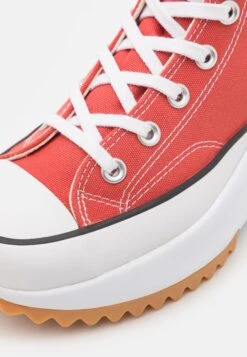 Converse Run Star Hike Platform Seasonal Color Unisex - High-Top Trainers - Rhubarb Pie/White/Black -Converse Store c15ae1cc7d3c4ae0abc51d7cd07bdae1
