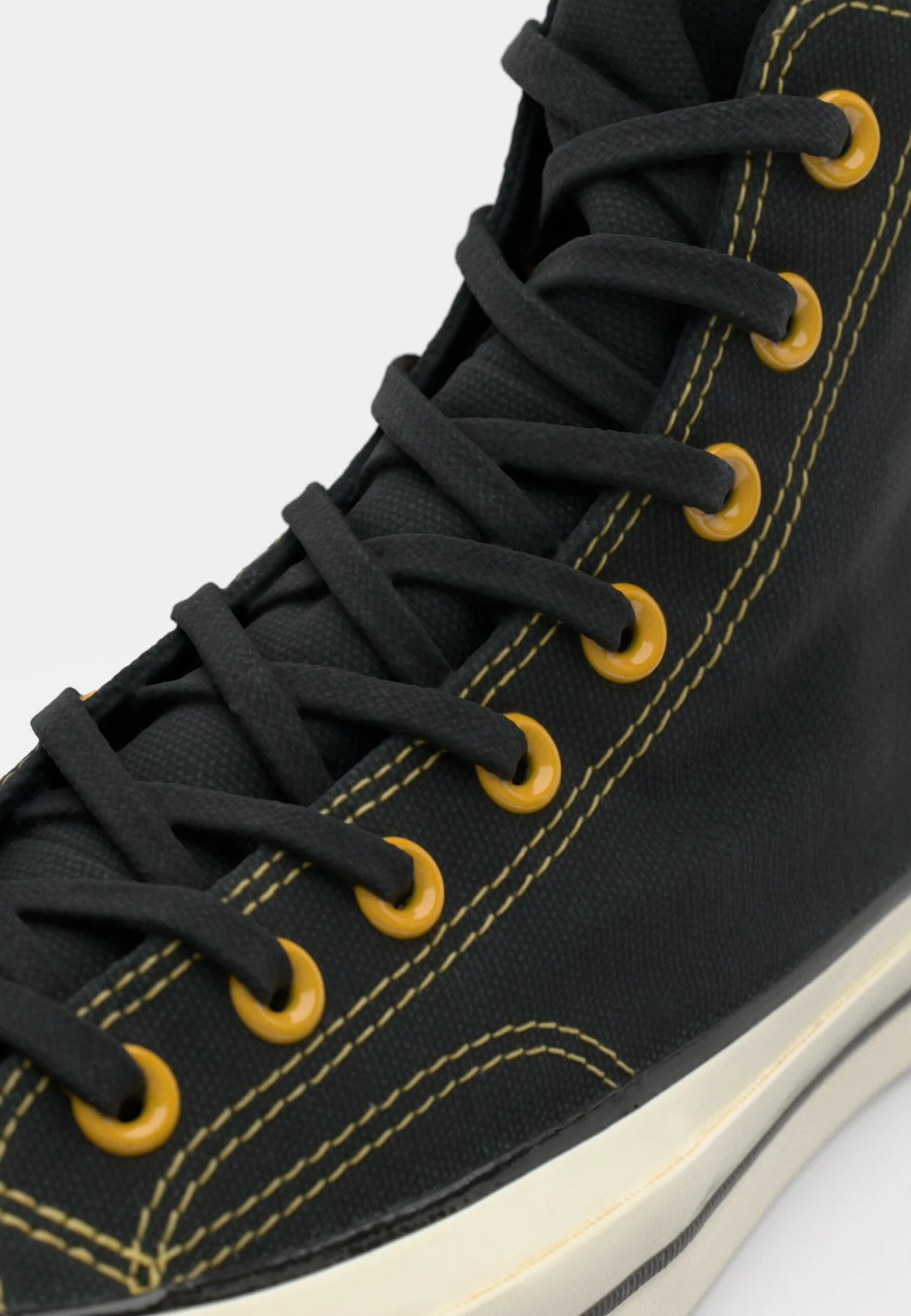 Converse CHUCK 70 GTX UNISEX - High-top Trainers - Black/sunny Angle 3 Converse CHUCK 70 GTX UNISEX - High-top Trainers - Black/sunny Angle - Image 3