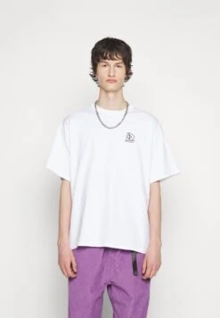 Converse Sail Away - Print T-Shirt - White -Converse Store d7bcce6cdeed4912a5530b998b3e5d67