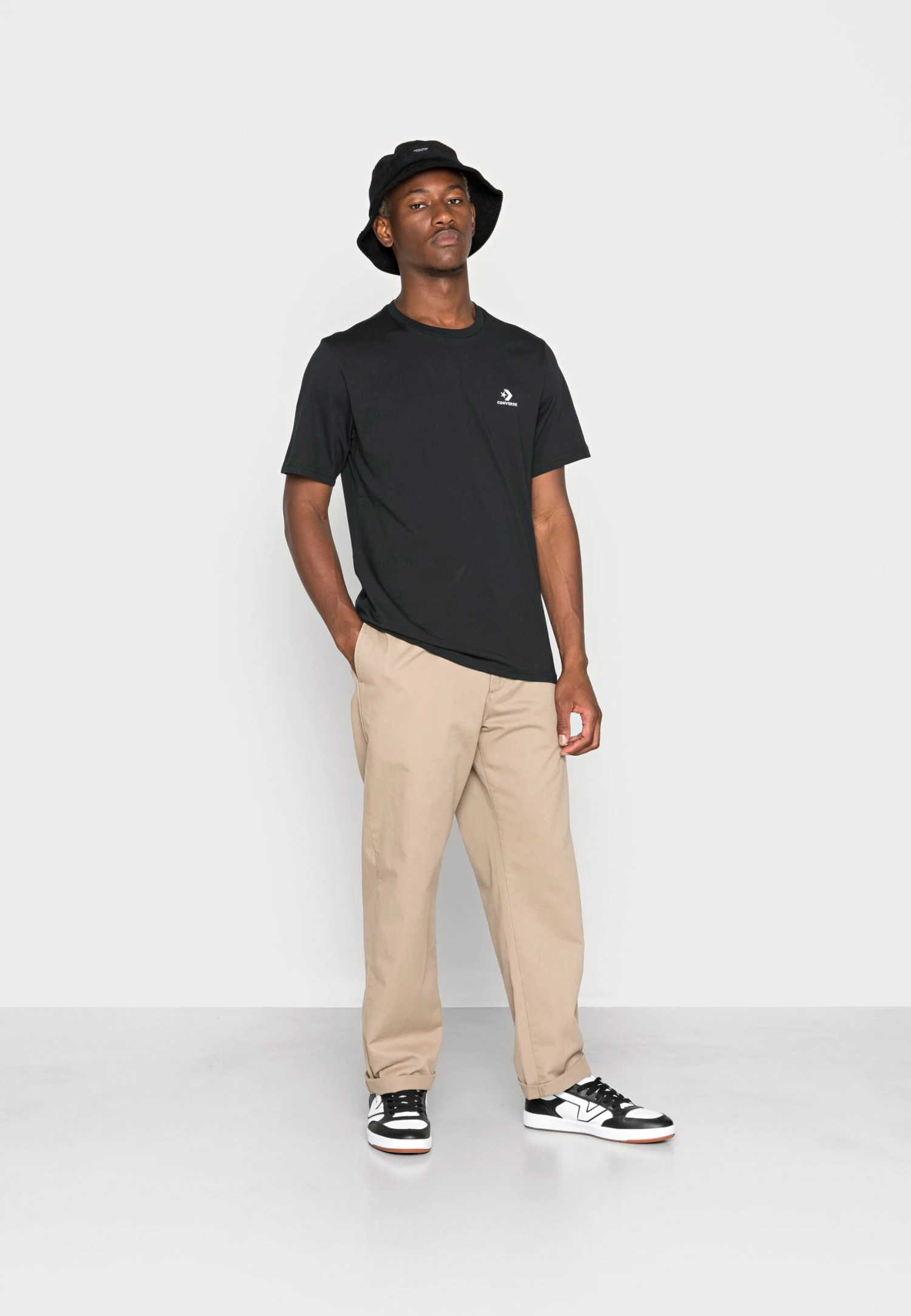 Converse Embroidered Star Chevron Tee Unisex - Basic T-Shirt - Black 2 Converse Embroidered Star Chevron Tee Unisex - Basic T-Shirt - Black - Image 2