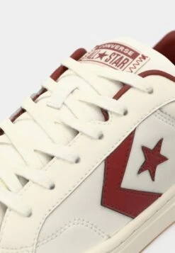 Converse PRO BLAZE CLASSIC - Trainers - Egret/rottin Apple -Converse Store dd3b0b371fd8431b9c7e3b55c1e44acb