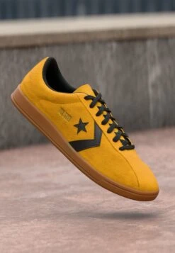 Converse CLASSIC TRAINER UNISEX - Trainers - Yellow/black