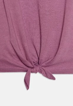 Converse Boxy Graphic Tie Front - Print T-Shirt - Dreamy Dahlia -Converse Store dfafa4c9b1ac4ce8818a2a97cebf3216