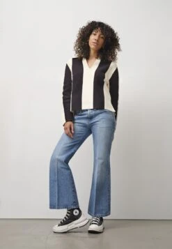 Converse Run Star Legacy Unisex - High-Top Trainers - Black/Egret/White -Converse Store e29c6a3c9a4d486db2510fba85c663f3