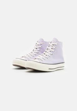 Converse Chuck 70 Unisex - High-Top Trainers -Converse Store e36875825b3545fcbe3929ae4e1b5f70