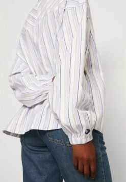 Converse Long Sleeve Shirt - Button-Down Blouse - Vapor Violet -Converse Store e36ccb939a254d26a54f2f9f38d3b91b