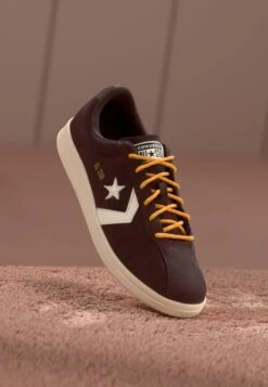 Converse ALL STAR CLASSIC TRAINER UNISEX - Trainers - Rugged Brown/natural Ivory/gold-coloured