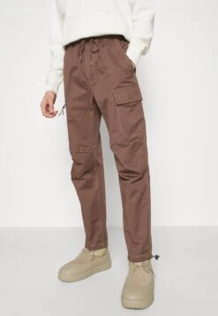 Converse Star Chevron Pant - Cargo Trousers - Squirrel Friend 10 Converse Star Chevron Pant - Cargo Trousers - Squirrel Friend -Converse Store ec6132c684974ca8b2188626204ef9bc