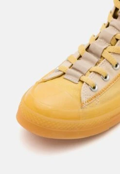 Converse Chuck Taylor All Star Explore Utility Tones Unisex - High-Top Trainers - Trailhead Gold/Oat Milk/Golden Sundial -Converse Store ee1fd5dfd513437896f9cf0a69f943d5