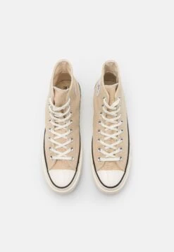 Converse Chuck 70 Summer Tone Unisex - High-Top Trainers - Oat Milk/Egret/Black -Converse Store f4d602f5d30b4d51bd75bef6cf921708