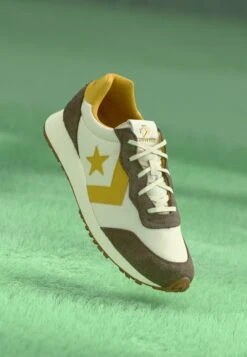 Converse OMEGA TRAINER UNISEX - Trainers - Egret/grounded/sunny Angle