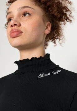 Converse Long Sleeve - Long Sleeved Top -Converse Store f7e848f55aa042ee962acc4ebdf4fa1c