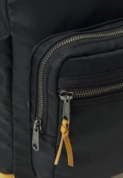 Converse Retro Backpack Unisex - Rucksack - Black -Converse Store f88132f97e8f40218f1699a062de25f9