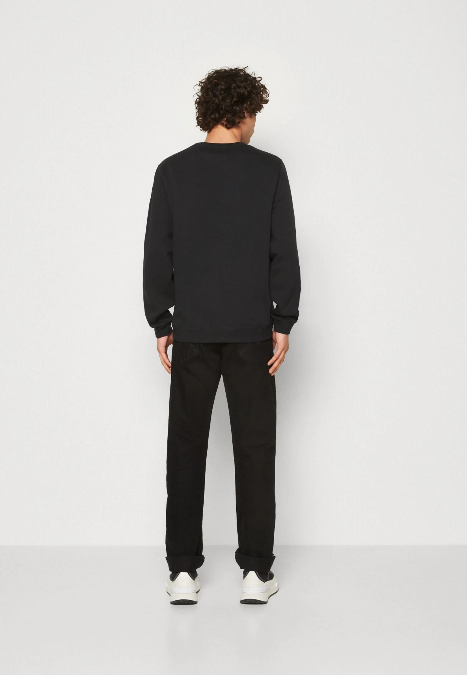 Converse Go To All Star Patch Crew Unisex - Sweatshirt - Black 3 Converse Go To All Star Patch Crew Unisex - Sweatshirt - Black - Image 3