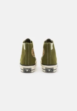 Converse Chuck 70 Crafted Ollie Unisex - High-Top Trainers - Trolled/Vitality Green -Converse Store fa797a3b4e1144d3a35fc0627ca3b28e