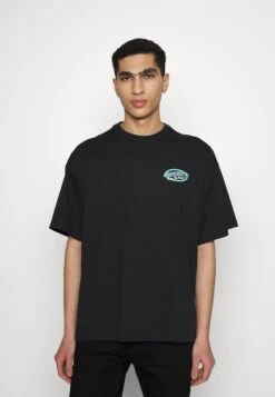 Converse Retro Sailboat Graphic- Print T-Shirt - Black -Converse Store fb32dcf0364647f7a4ef035081b928ac