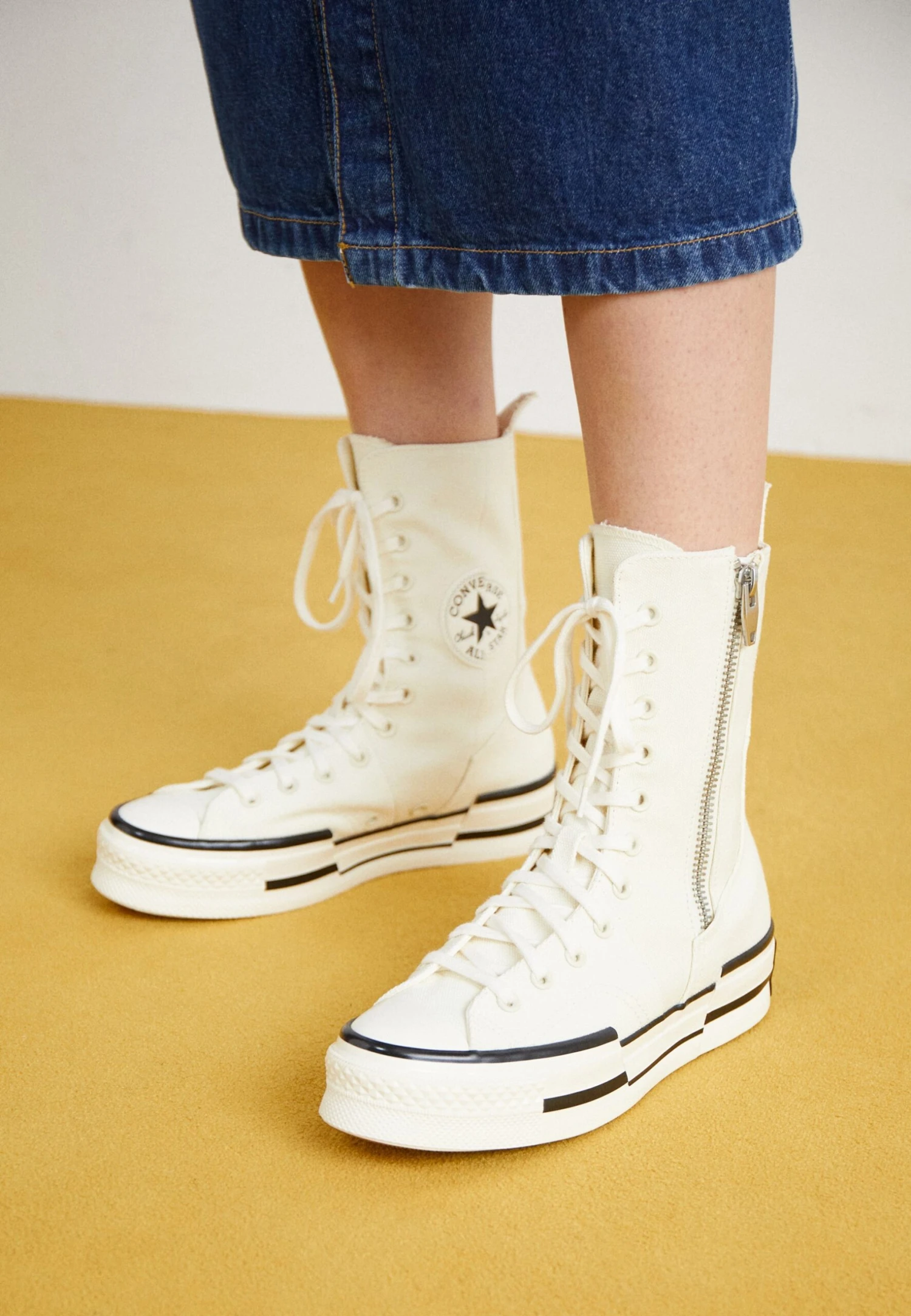 Converse CHUCK 70 PLUS XHI - High-top Trainers - Egret/black 2 Converse CHUCK 70 PLUS XHI - High-top Trainers - Egret/black - Image 2